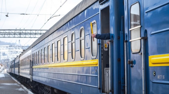 Зміниться розклад руху низки приміських поїздів з Дніпра