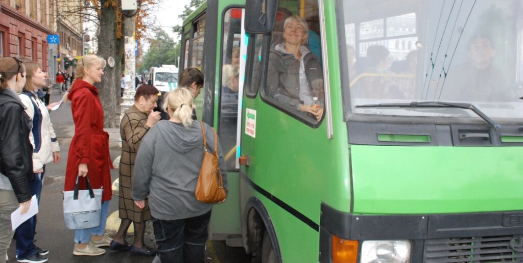 Всесвітній день туризму: у Дніпрі провели безкоштовну автобусну екскурсію містом