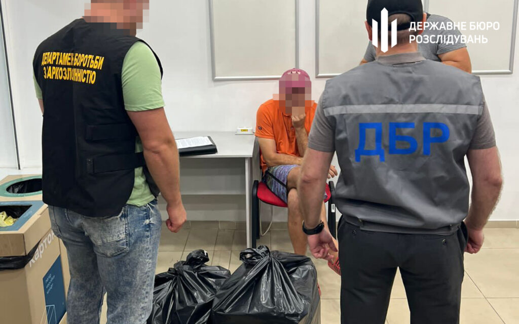 У Дніпрі затримали наркоторгівця-мільйонера