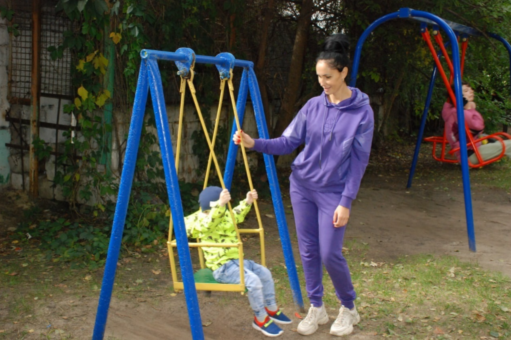 До Дніпра прибули дві патронатні родини переселенців