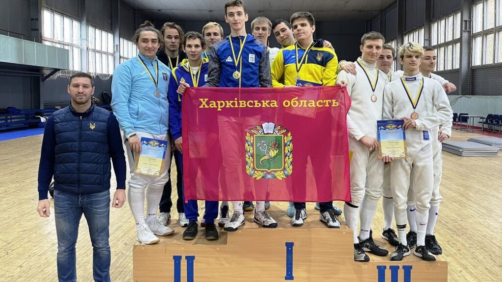 Команда шпажистів із Дніпра завоювала “бронзу” молодіжного чемпіонату України