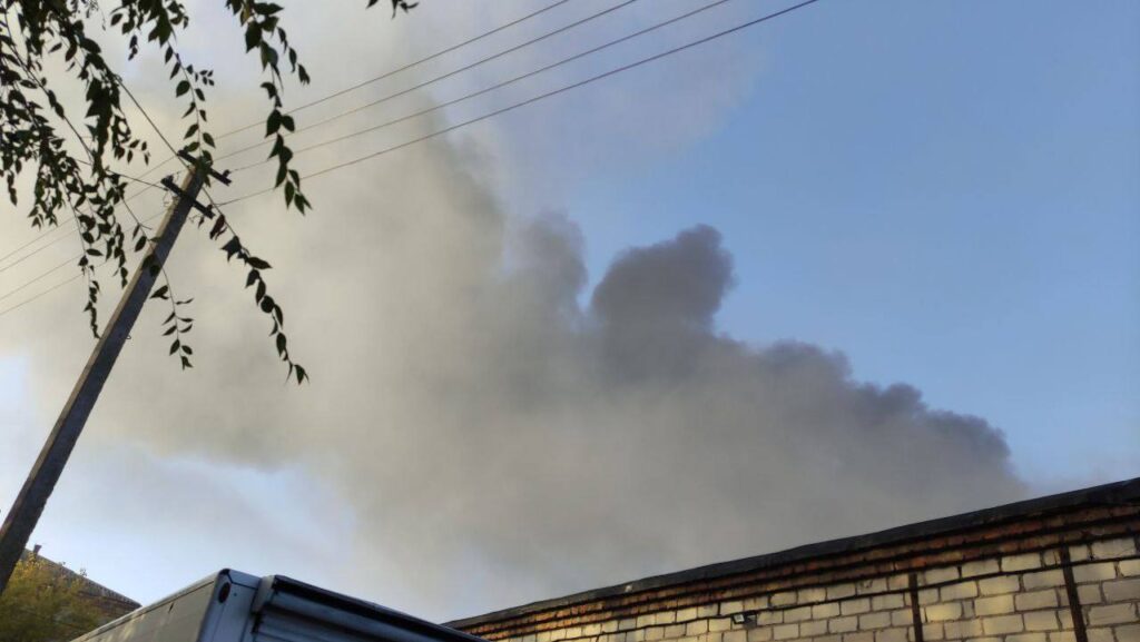 Російські війська обстрілювали Нікопольський район, вибухи у Кривому Розі та Дніпрі