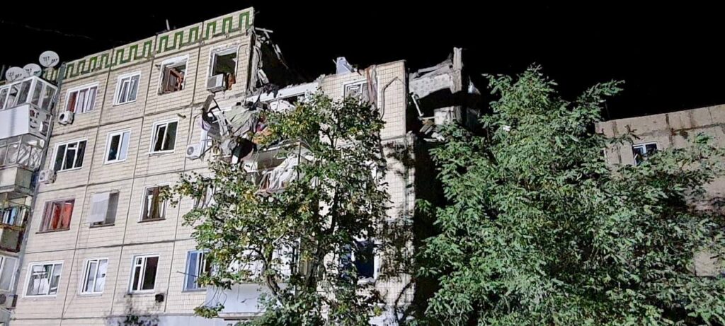 Нікопольський і Синельниківський райони вночі знову були обстріляні ворогом