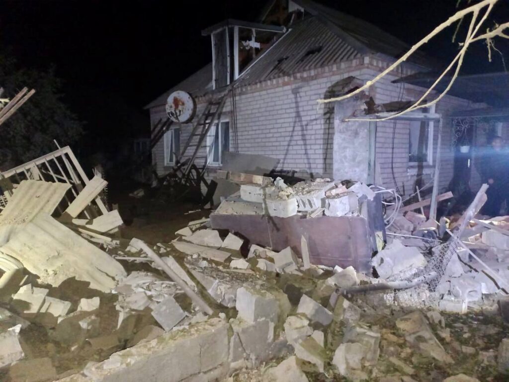 Нікопольський район вночі знову потерпав від ворожих обстрілів