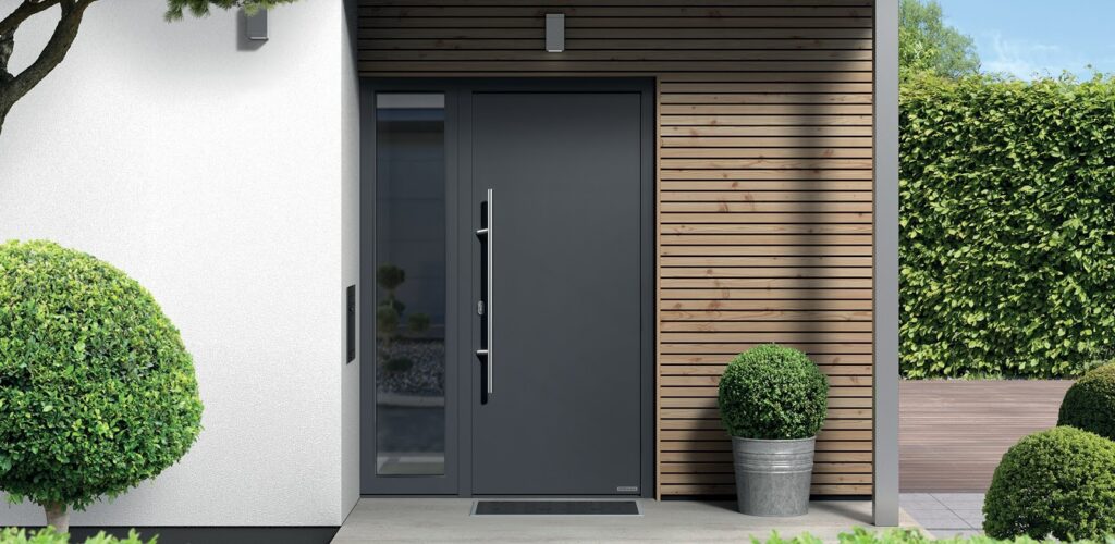 Вхідні двері до будинків: економити чи ні?