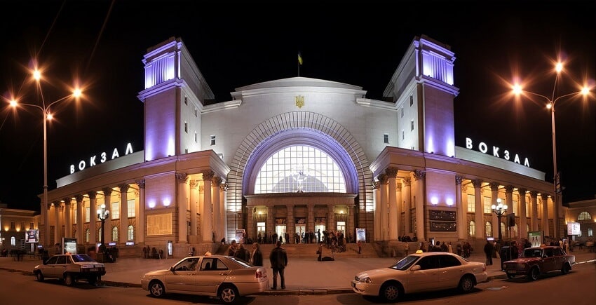 На залізничному вокзалі Дніпра запровадили нові правила для пасажирів