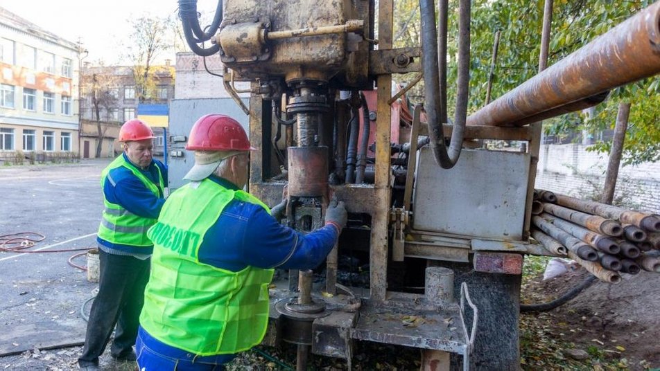 На лівому березі Дніпра створюють свердловини: адреси розташування