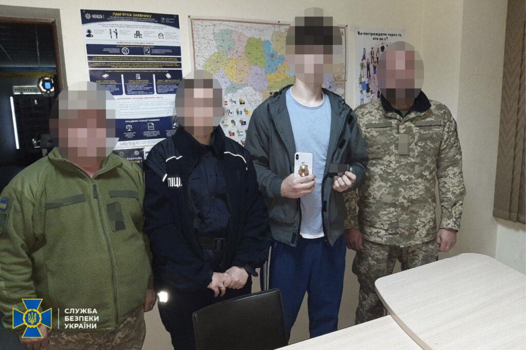 У Кривому Розі викрили шахрая, який від імені керівника військової адміністрації організував фейковий збір грошей для Тероборони