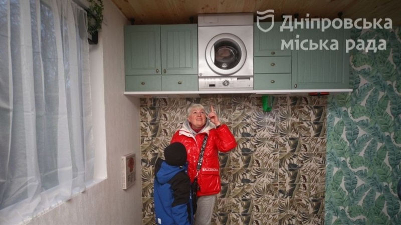 Єдиний у Дніпрі, четвертий в Україні: у парку Зелений Гай відкрили будинок «Догори дриґом»