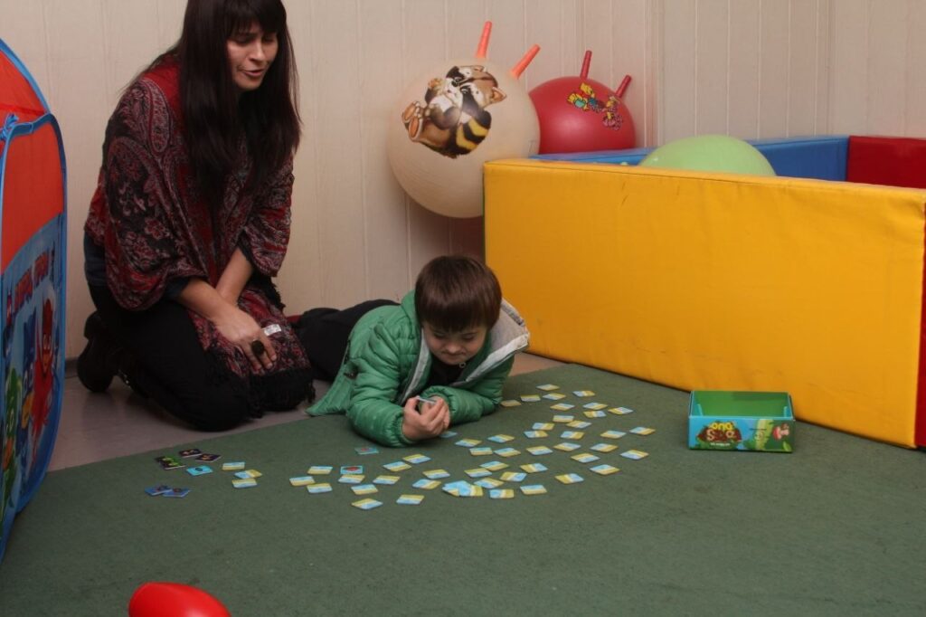 Як у Дніпрі допомагають родинам у складних життєвих обставинах