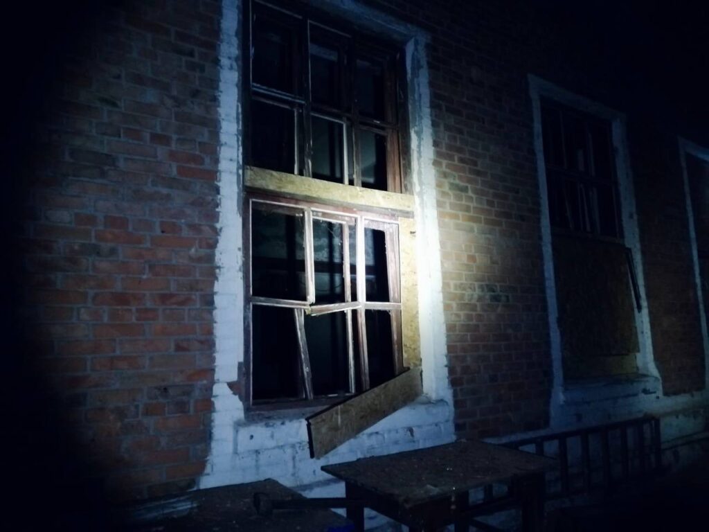 Вночі російські війська обстріляли дві громади Нікопольського району