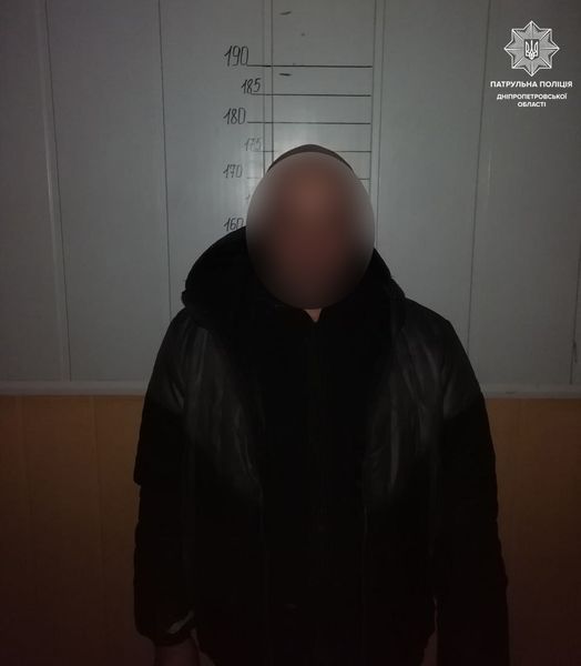 Патрульні приїхали на виклик про домашнє насильство й виявили чоловіка, який перебуває у розшуку