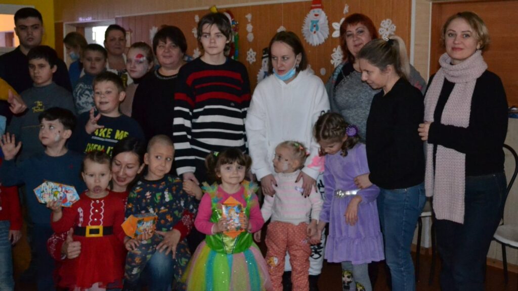Найбільш вразливі діти та молодь з особливими потребами отримали подарунки від Дніпропетровської облради