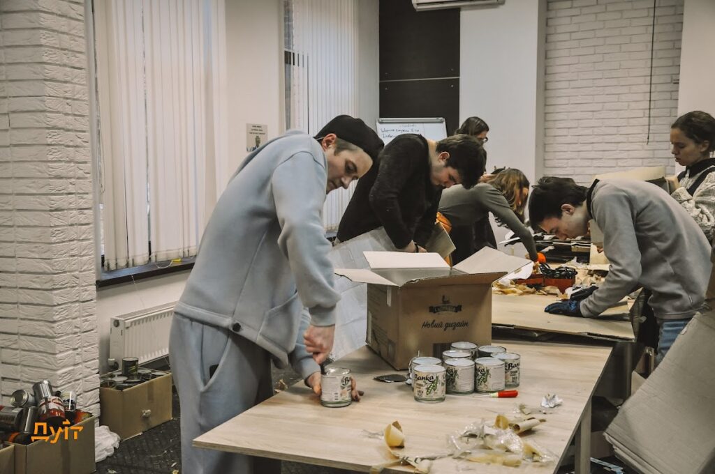 У Дніпрі громадська організація запрошує виготовляти окопні свічки