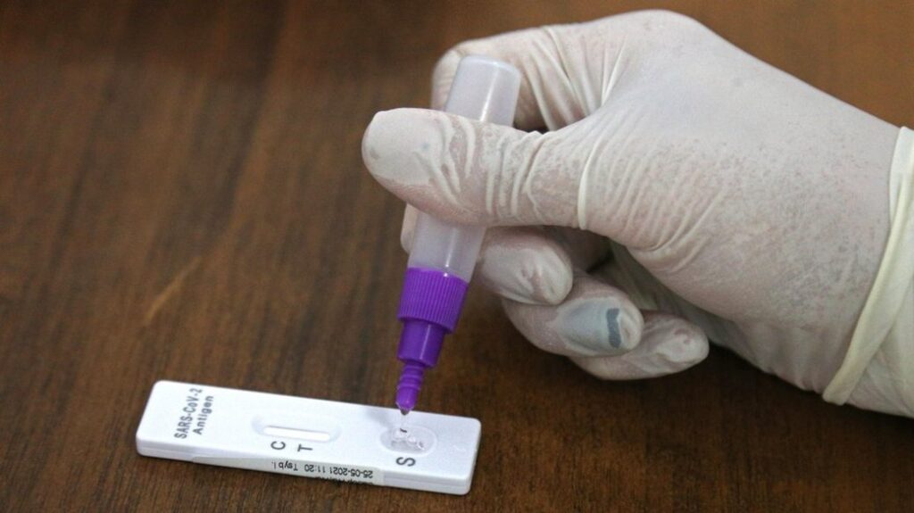 На Дніпропетровщині за тиждень зареєстрували понад 400 нових випадків COVID-19