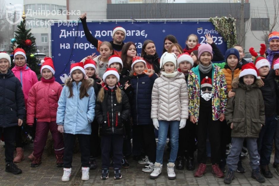 У Дніпрі розгорнули 44 локації для святкування Різдва (фото)