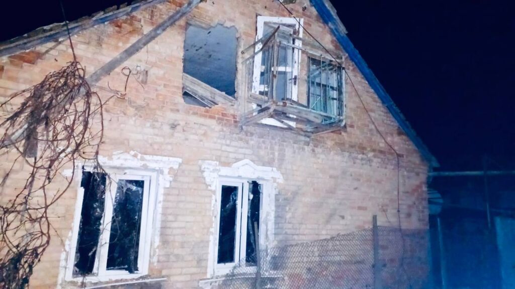 Вночі росіяни випустили по Нікопольському району біля півсотні снарядів