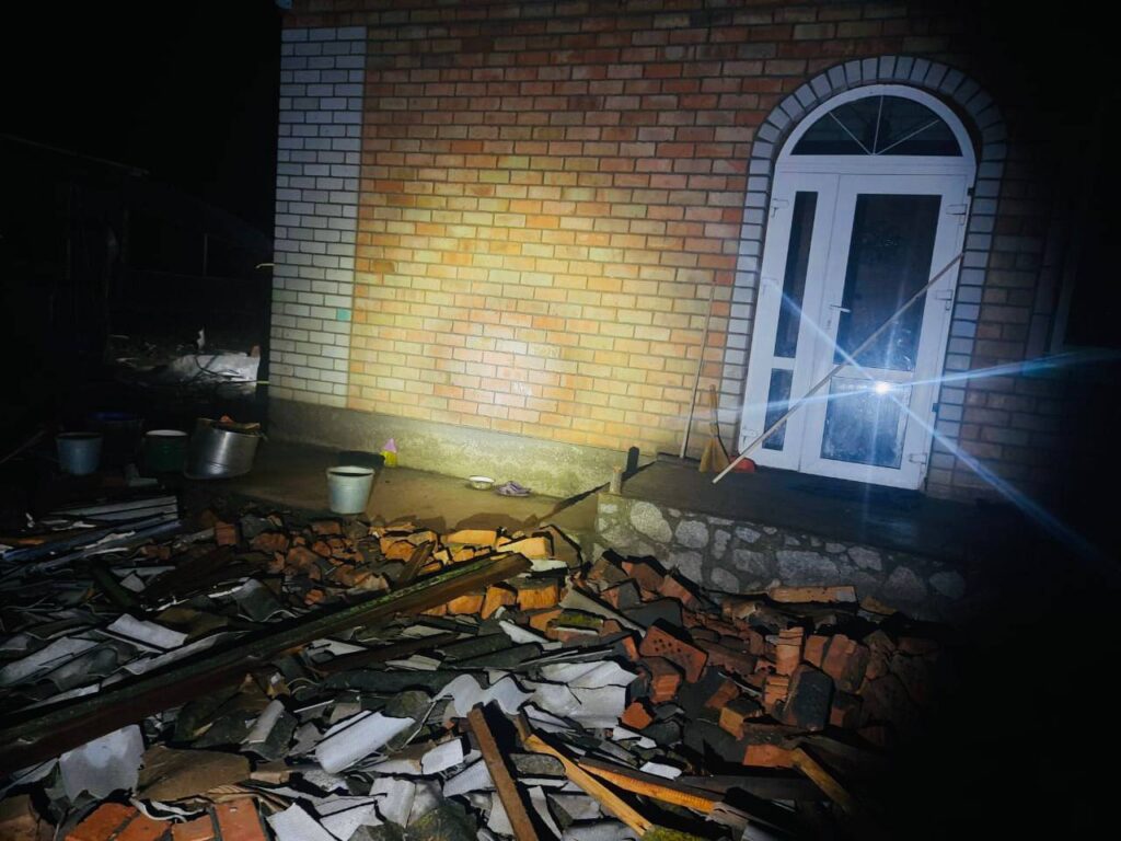 Цієї ночі росіяни вісім разів обстрілювали Нікопольський район