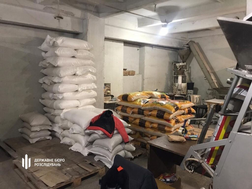 На Дніпропетровщині накрили ділків, які крали і перепродували харчі для ЗСУ