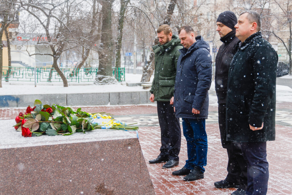 У Дніпрі вшанували пам’ять Героїв Крут