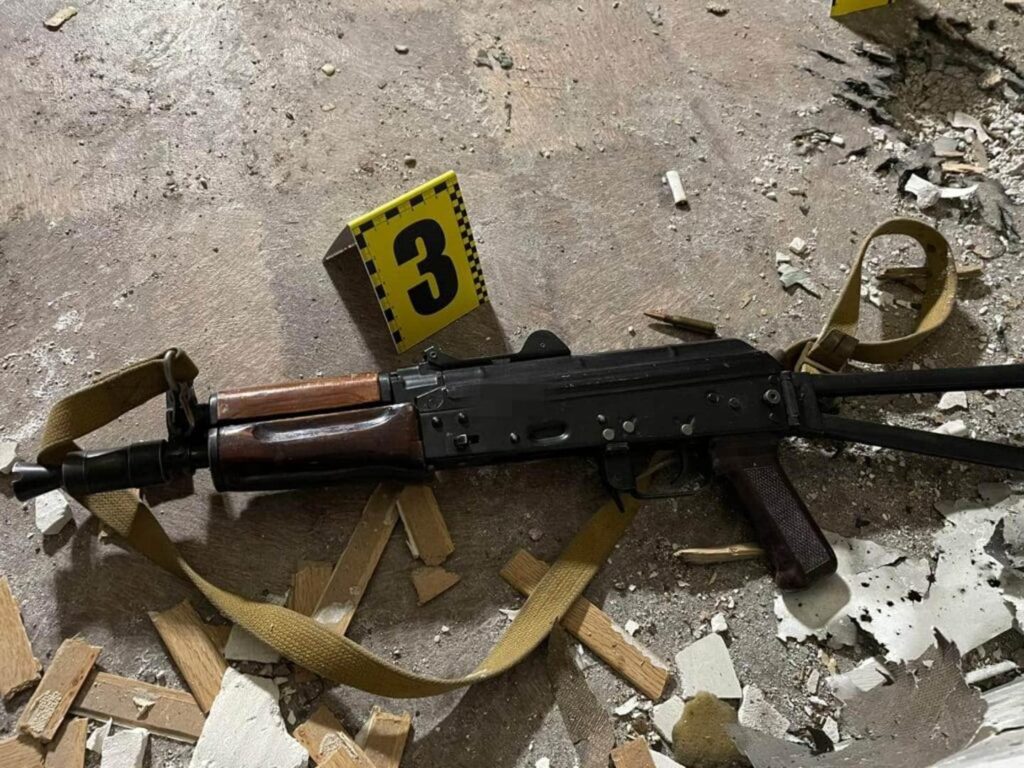 У Дніпрі озброєний чоловік вчинив стрілянину та кидав гранати у правоохоронців