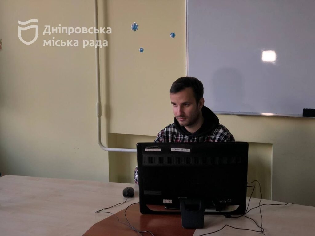 Володарі іменної стипендії міського голови ім. Поля витратили отримані гроші на допомогу країні