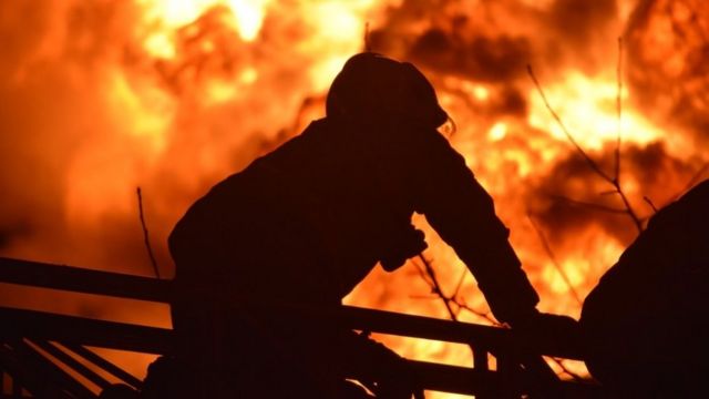 У Нікопольському районі рятувальники на пожежі виявили чоловіка та жінку без ознак життя
