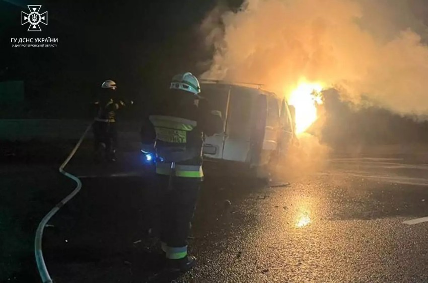 На Дніпропетровщині під час ліквідації пожежі в авто виявили трьох загиблих