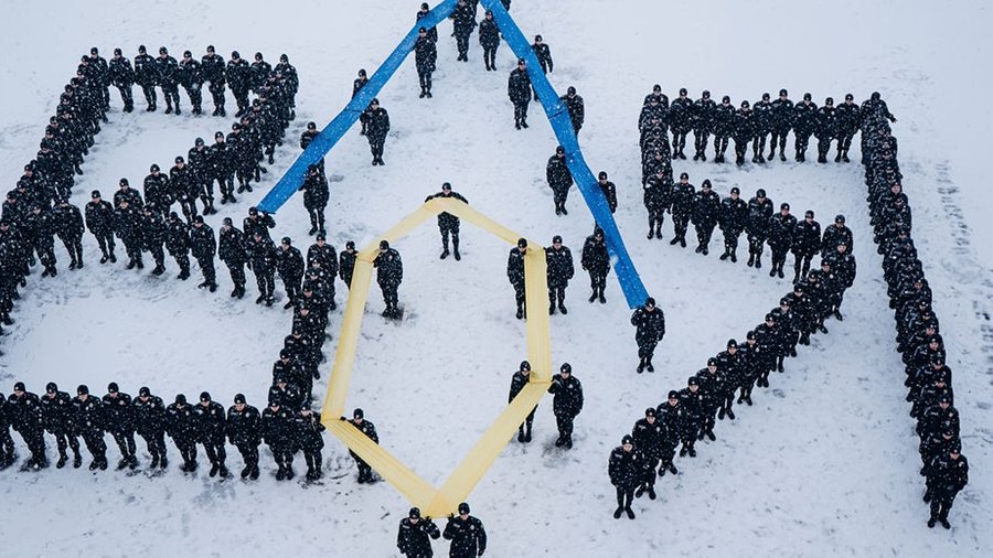 У Дніпрі понад 200 курсантів взяли участь в акції до Дня державного герба