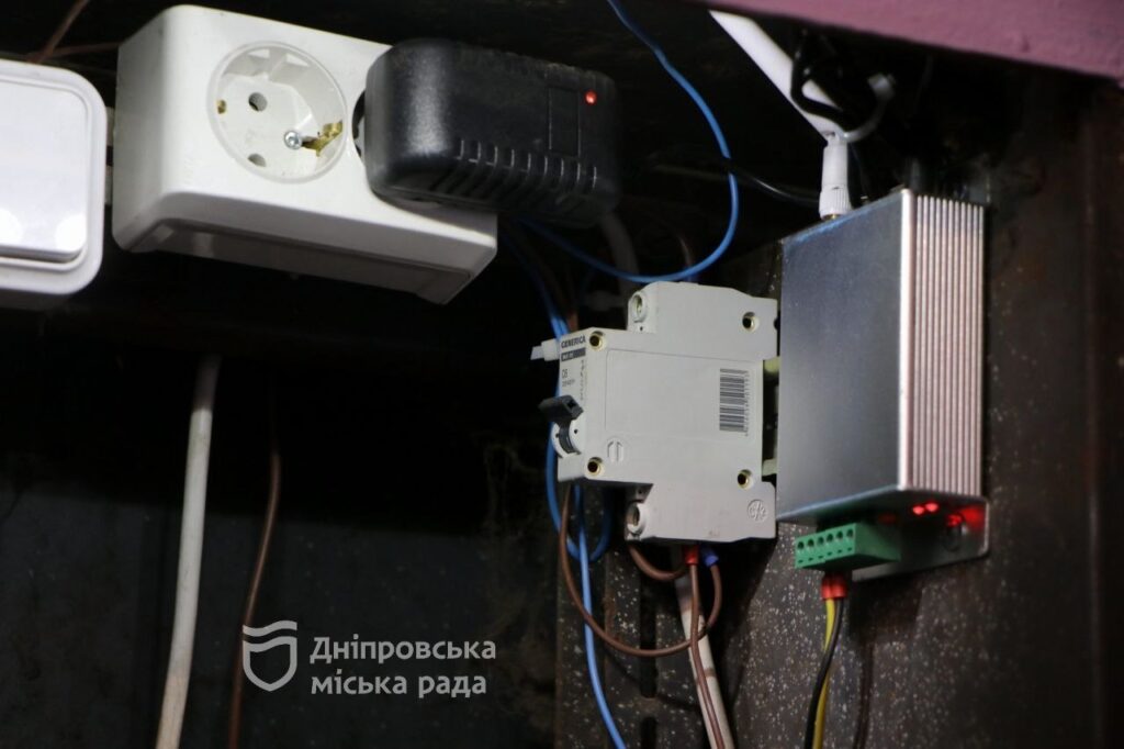 У дніпровських будинках ОСББ/ЖБК встановлюють систему дистанційного знеструмлення