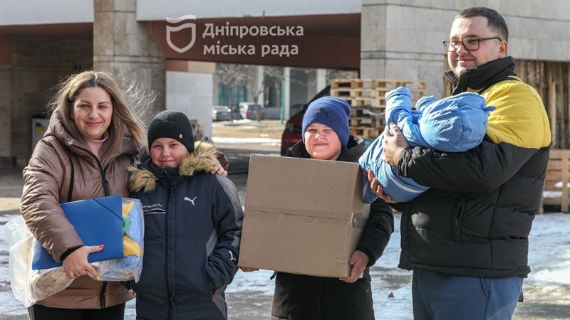 Як у Дніпрі надають гуманітарну допомогу соціально незахищеним родинам та переселенцям