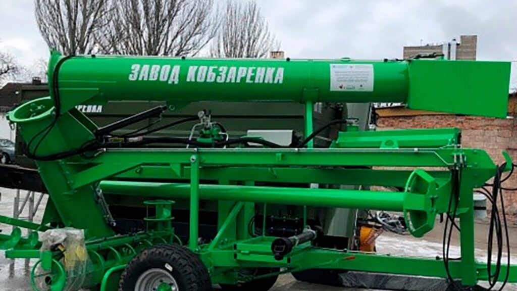 4 комплекти спеціальної техніки передала Дніпропетровська обласна рада фермерським господарствам