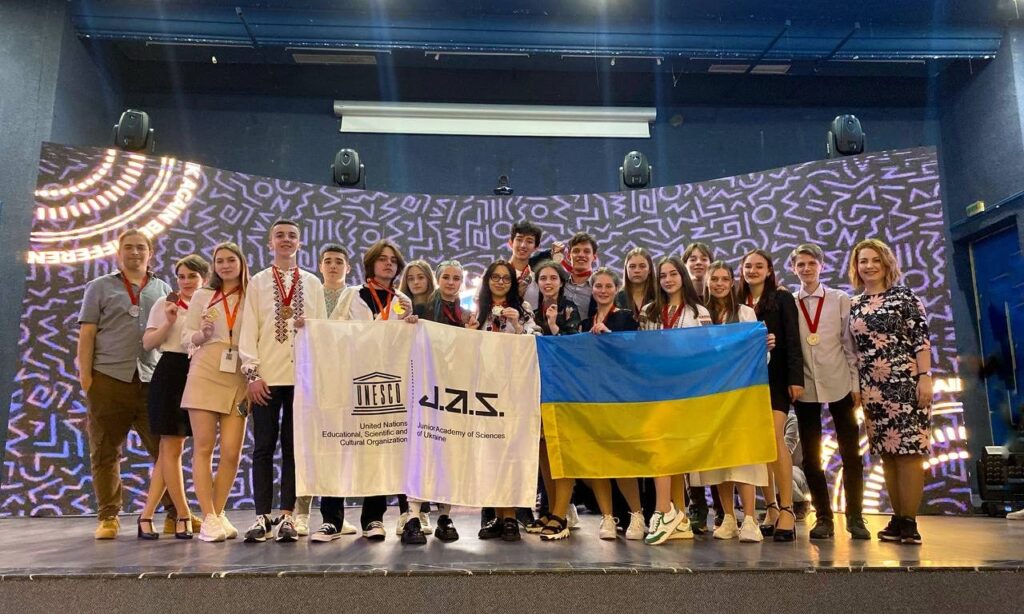 Молоді науковці Дніпропетровщини перемогли на міжнародному фестивалі в Тунісі