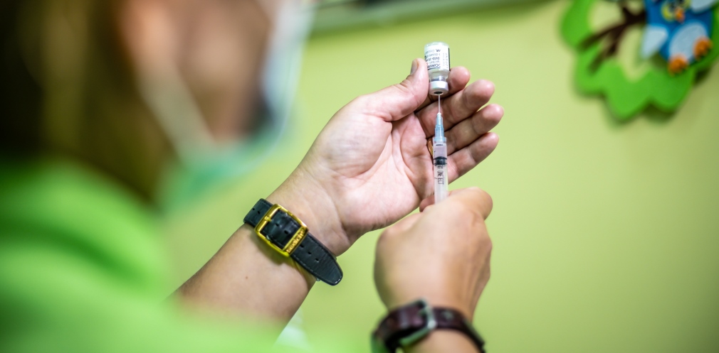 Захворюваність на COVID-19 зростає: мешканцям Дніпропетровщини нагадали про важливість щеплення