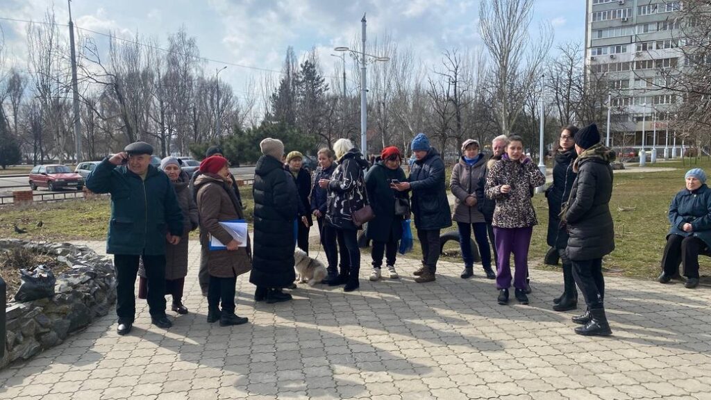 Дніпряни вийшли на протест, аби зберегти зелену зону від забудови