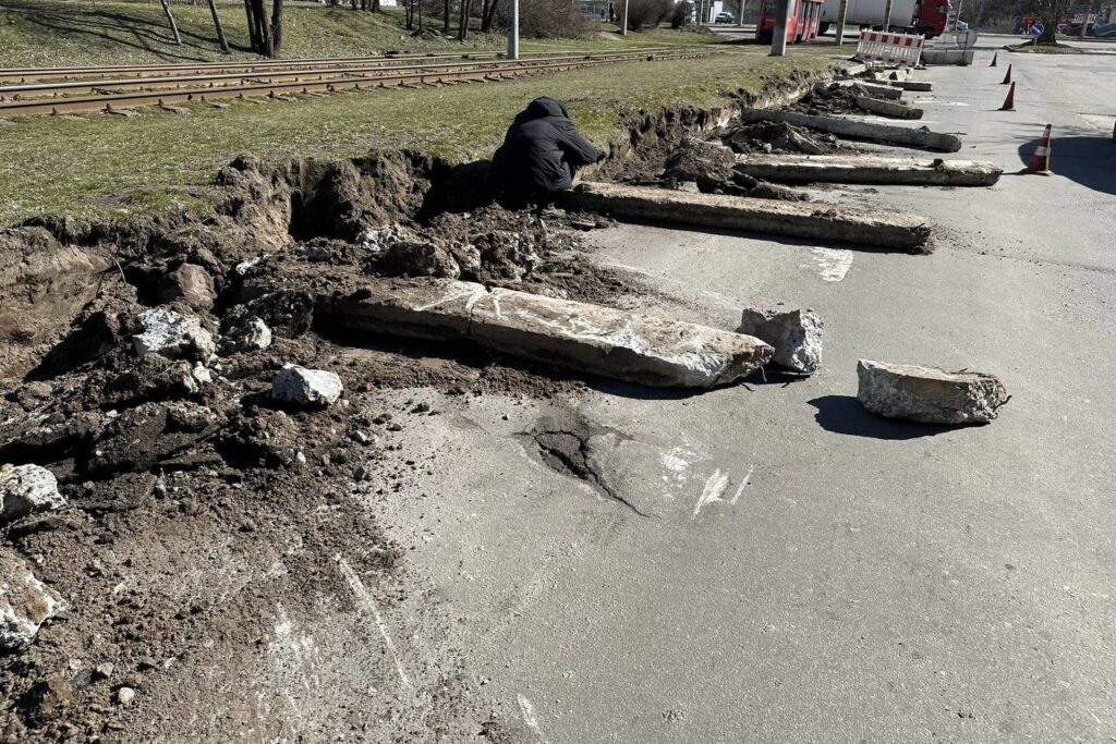 На проспекті Миру в Дніпрі почали ремонт дороги