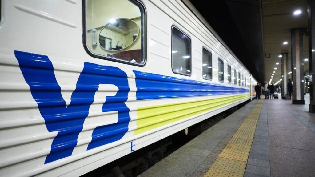 “Укрзалізниця” запустить додаткові поїзди до Великодня