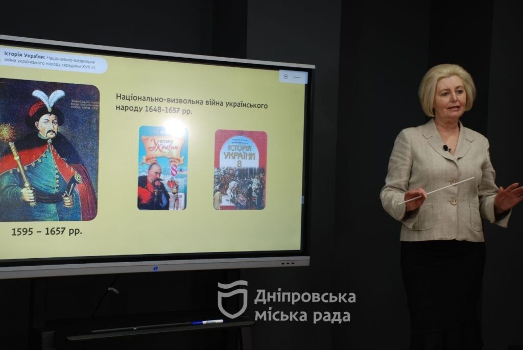 У Дніпрі розпочали комплексну підготовку 11-класників до НМТ-2023