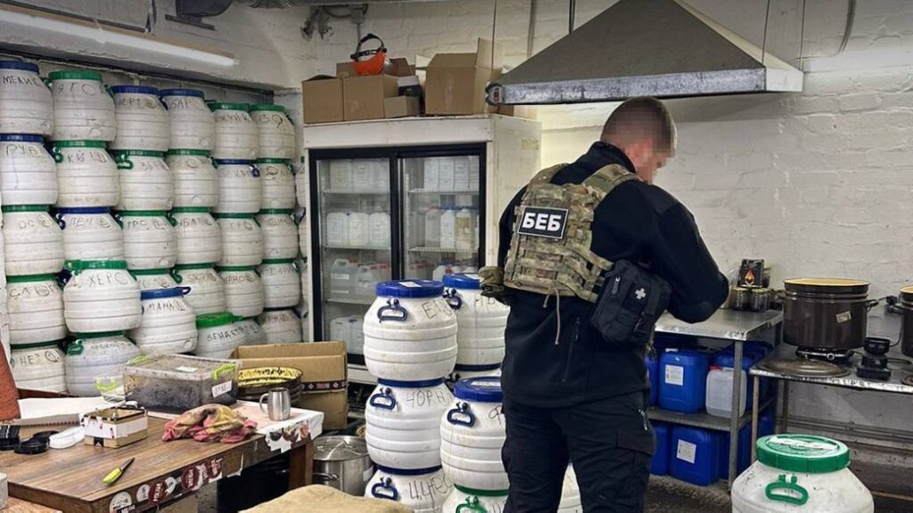 У Кривому Розі викрили підпільне виробництво тютюнових виробів