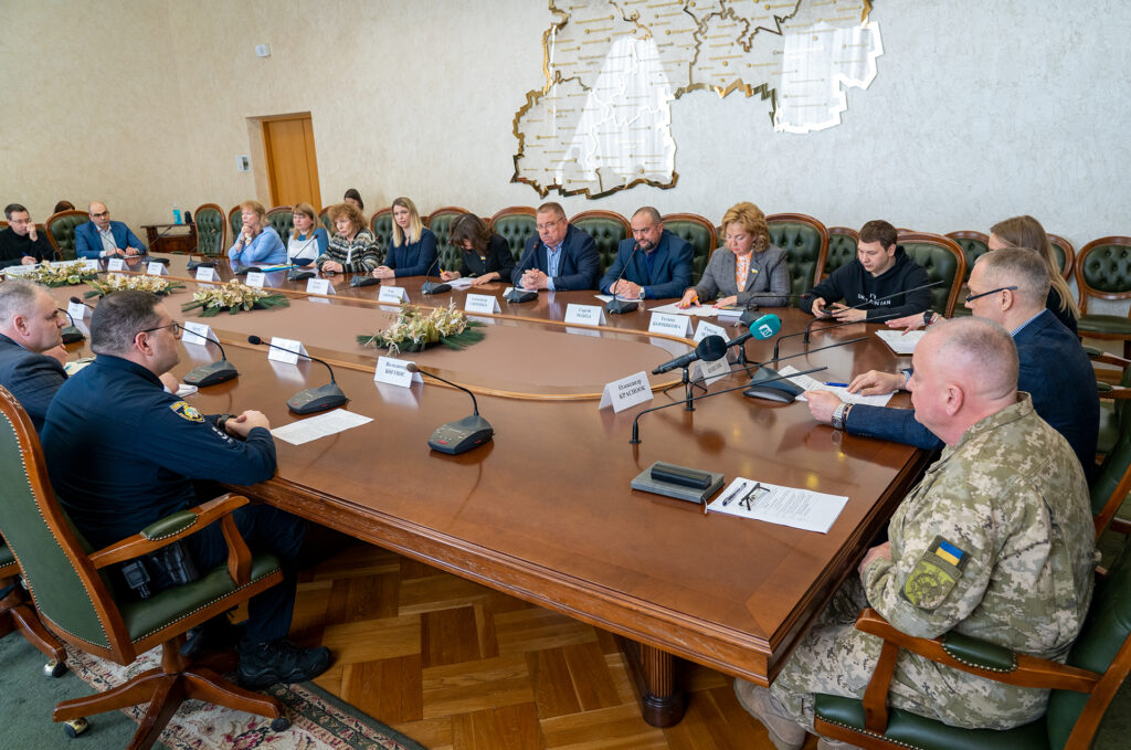 У Дніпропетровській обласній раді обговорили протидію поширенню наркоманії серед неповнолітніх