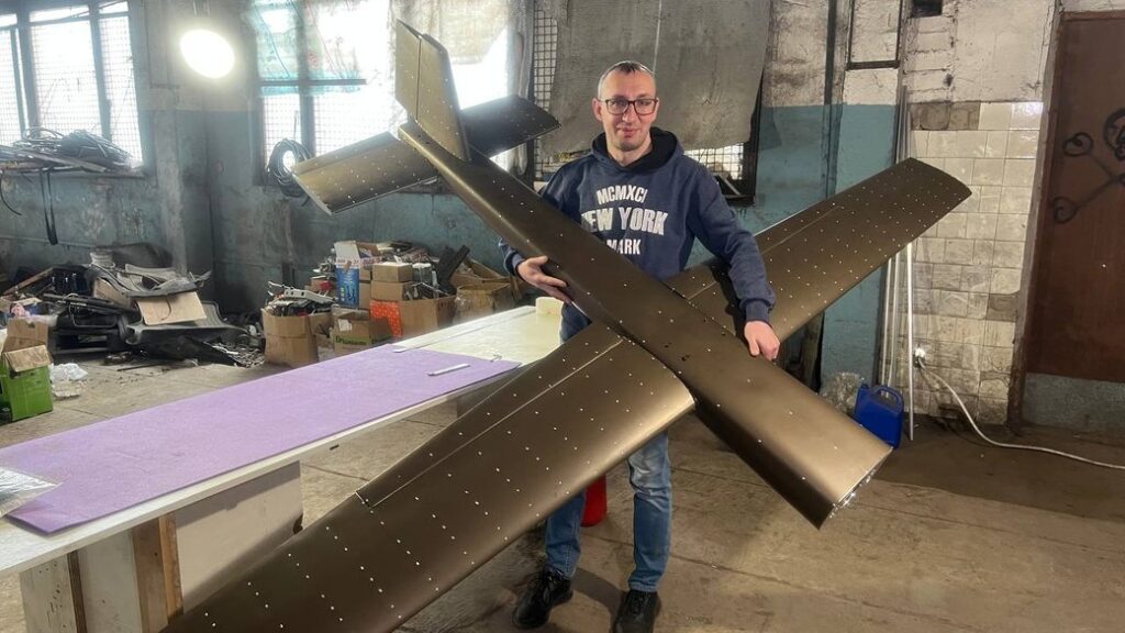 Інженери з Кривого Рогу виготовили БПЛА, який хочуть відправити на росію