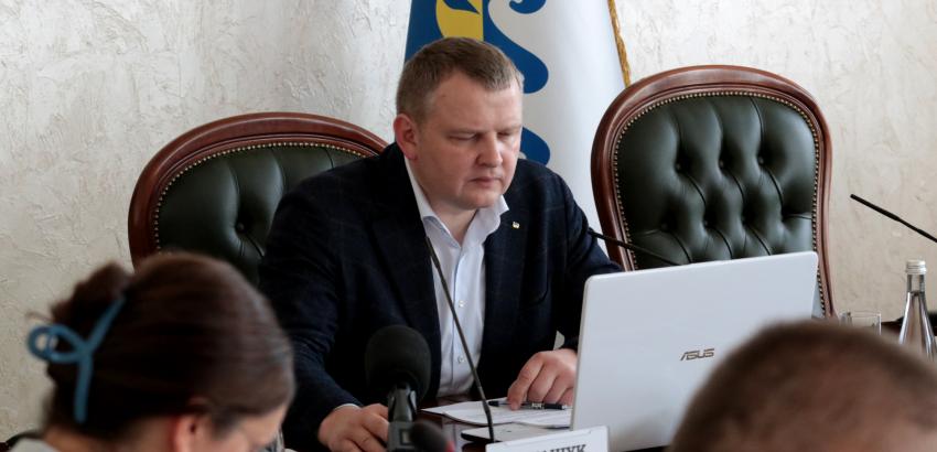 На сесії Дніпропетровської облради виділили кошти на потреби оборони та медицину