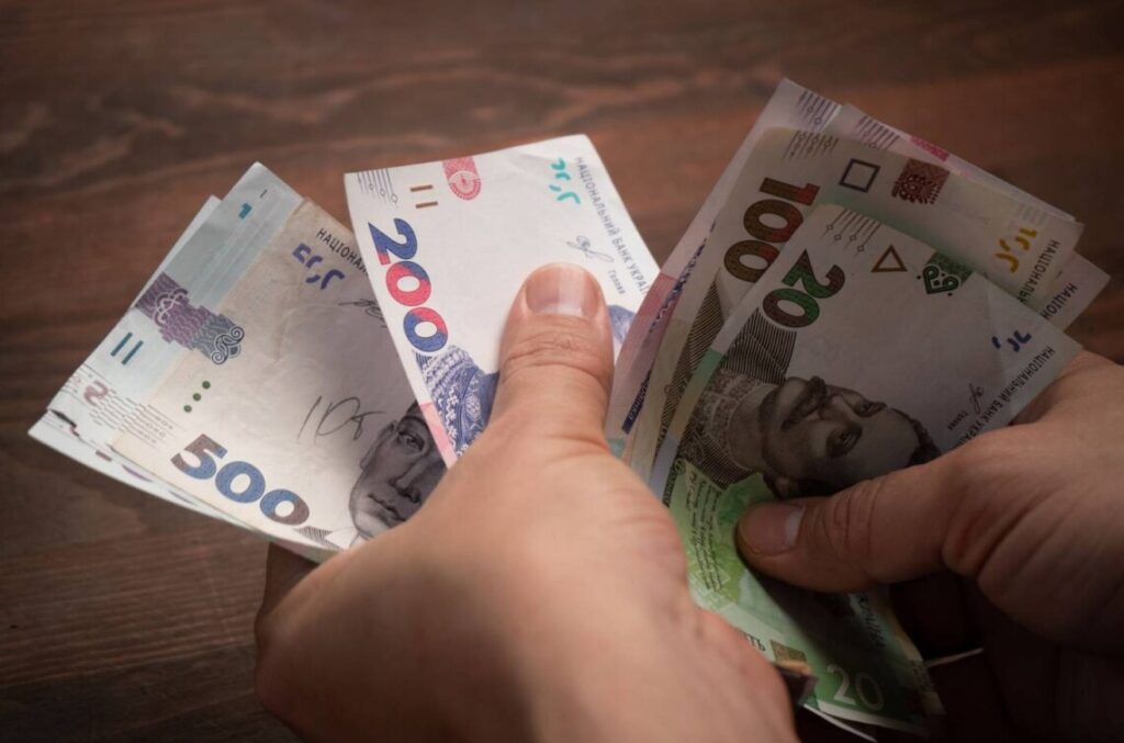 Нова державна допомога для українців від 1 травня: хто може отримати кошти