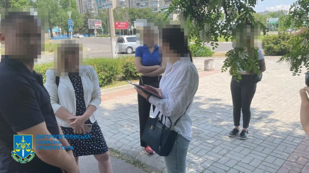 Начальниця управління Нікопольської міськради вимагала хабар від волонтера