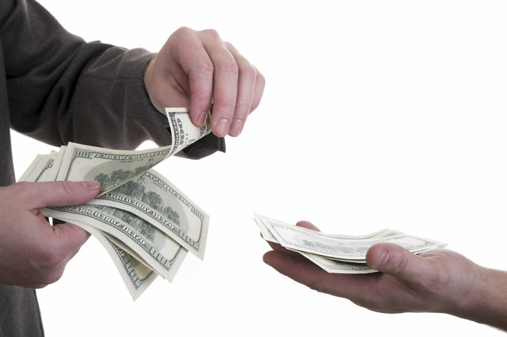 Українці з початку війни збільшили чисельність боргів: топ категорій