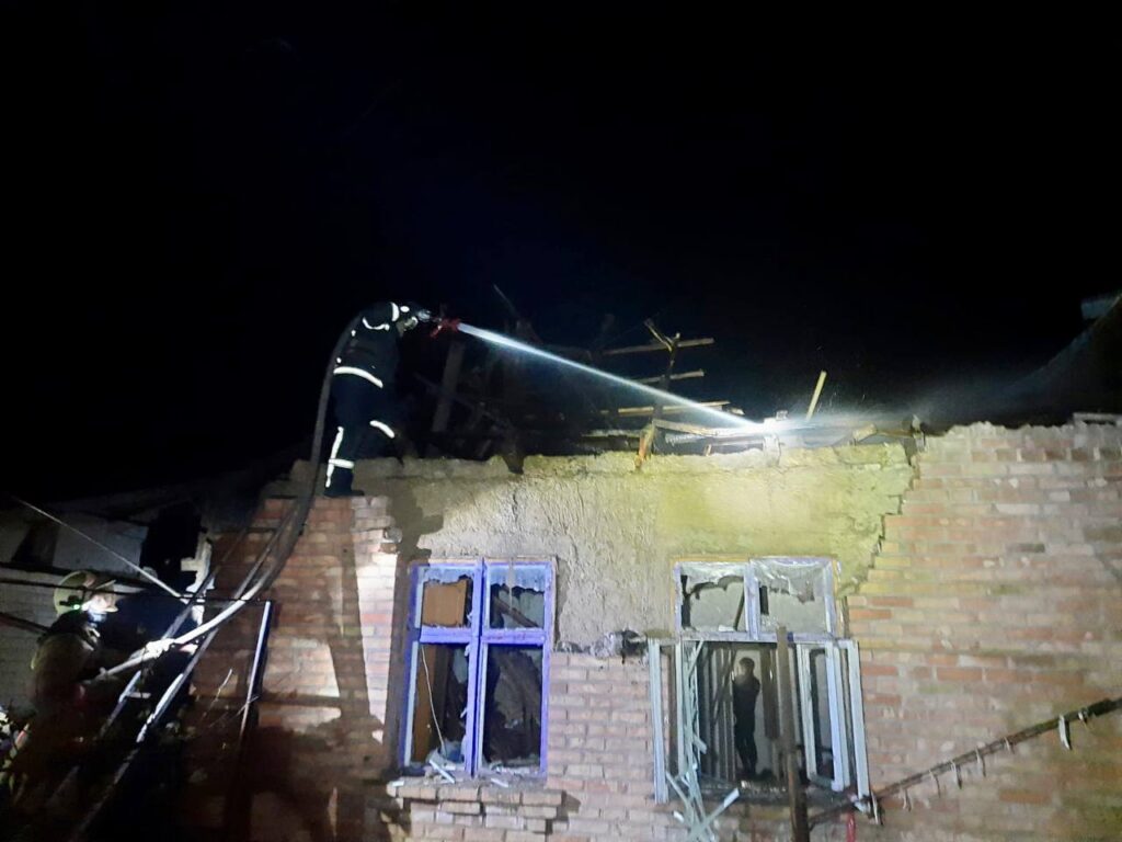 Вночі над Дніпропетровщиною збили 8 російських ракет, уламки спричинили руйнування