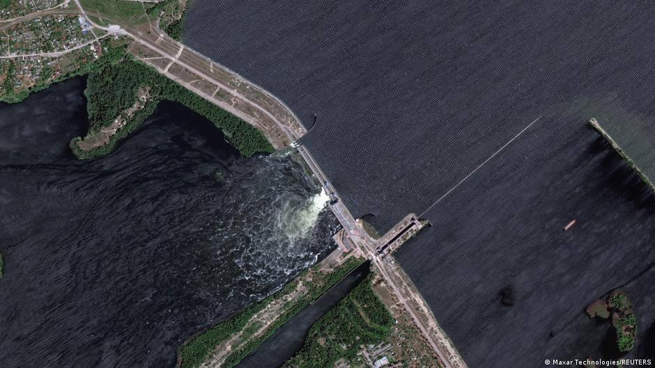 Обстріл Нікопольщини, збиті безпілотники та ракета, підрив Каховської ГЕС: як минула ніч на Дніпропетровщині