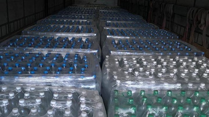 Нікопольський район отримав 20 тонн питної води від Хмельниччини