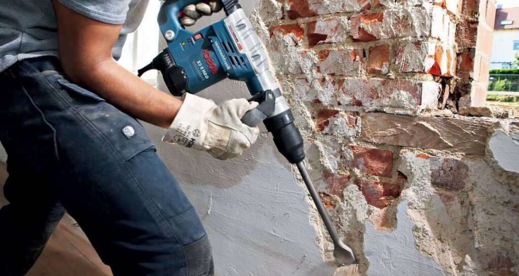 Виконком Дніпровської міськради прийняв рішення про демонтаж незаконних споруд та приватизацію кімнат у гуртожитках