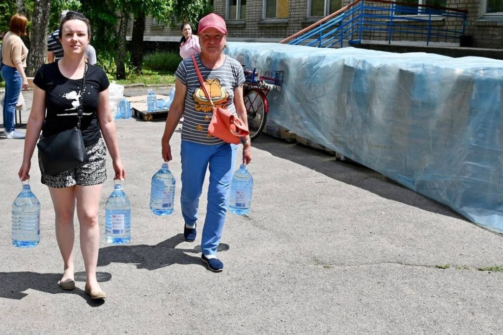 У Нікополі розширили перелік категорій громадян, які можуть отримувати бутильовану воду